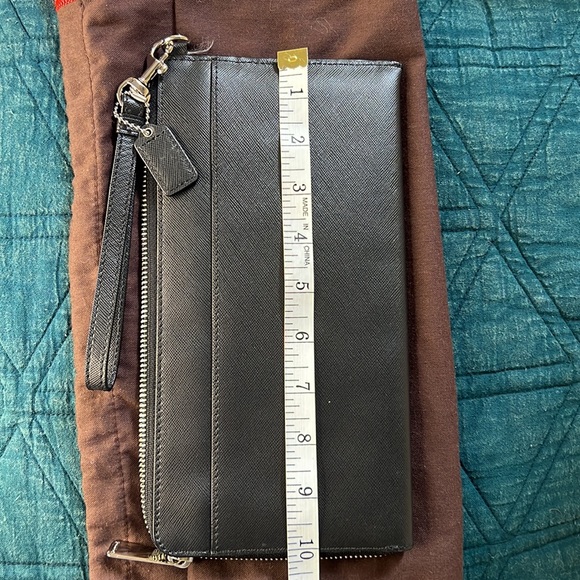 Coach zippered wallet/wristlet - Picture 3 of 13